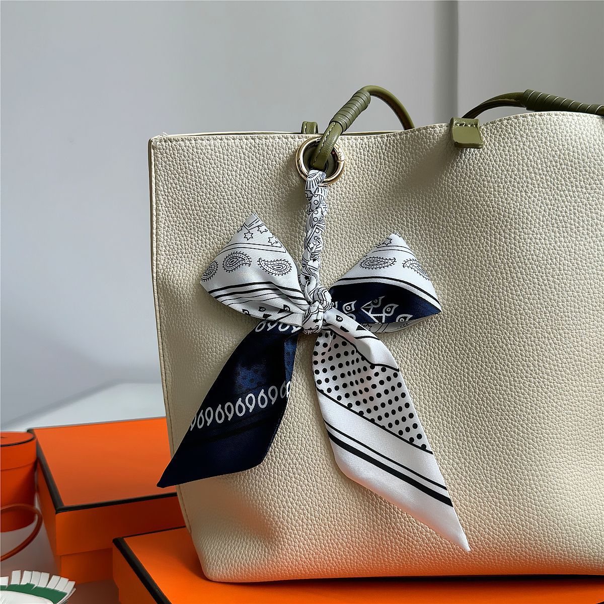 Elegant Silk Scarf Bow Bag Cha - Women'S Ysl Fashion 리뷰 및 가격
